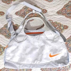 Nike Bag Crossbody Adjustable Nylon Leather White Gray Camo Pockets Gym Travel